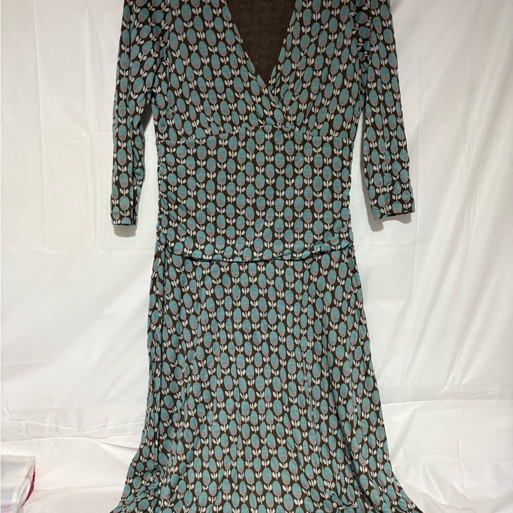 Boden Elegant V-Neck Long Sleeve Dress - Picture 2 of 9